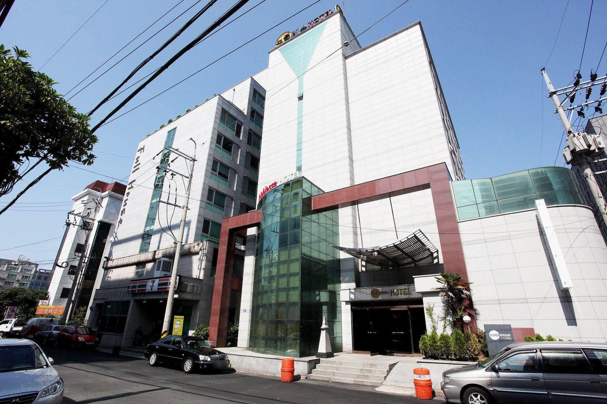 Noblesse Hotel Jeju Bagian luar foto