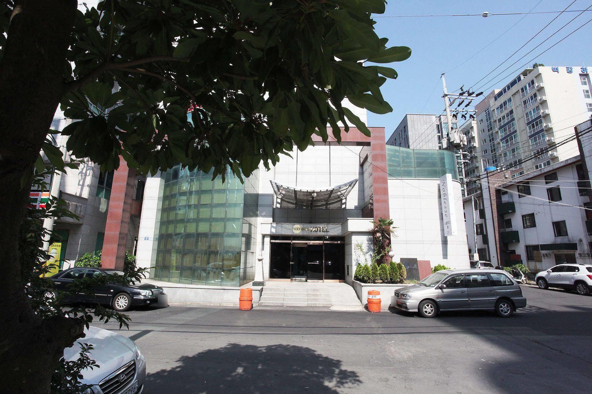 Noblesse Hotel Jeju Bagian luar foto