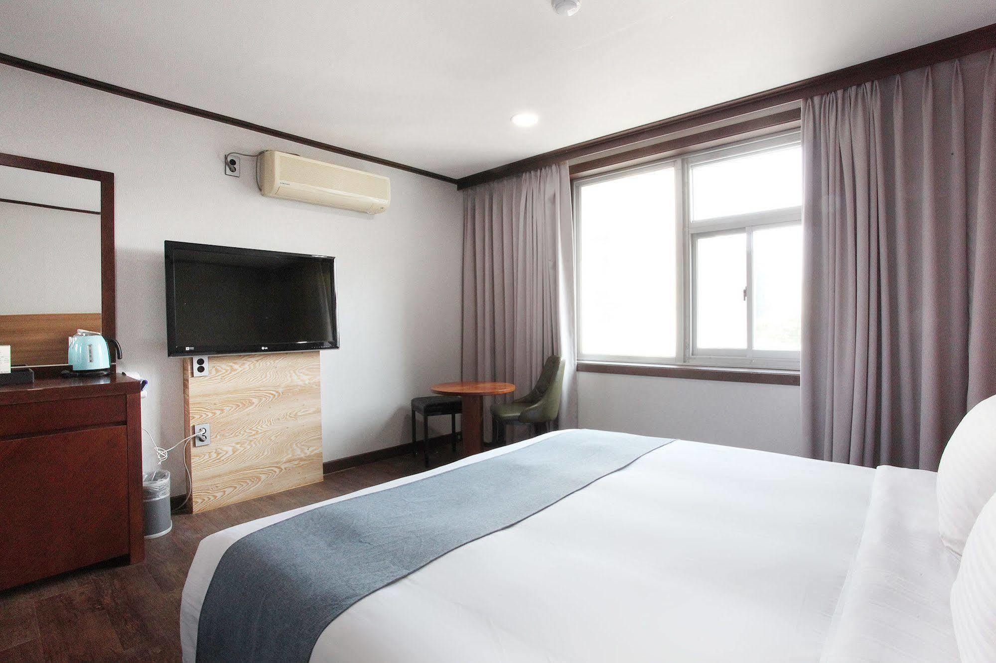 Noblesse Hotel Jeju Bagian luar foto