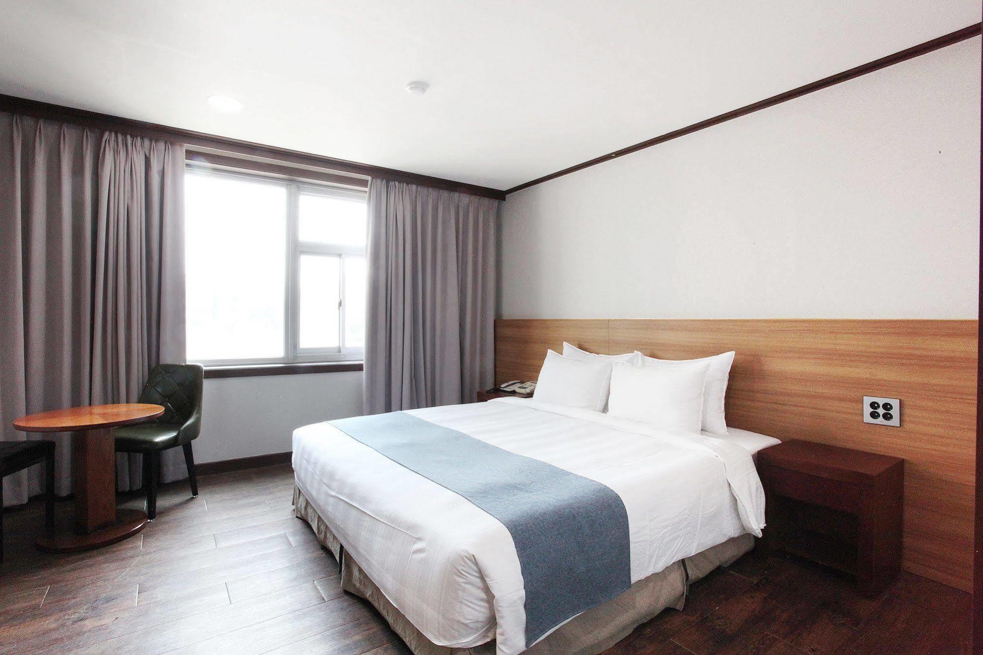 Noblesse Hotel Jeju Bagian luar foto