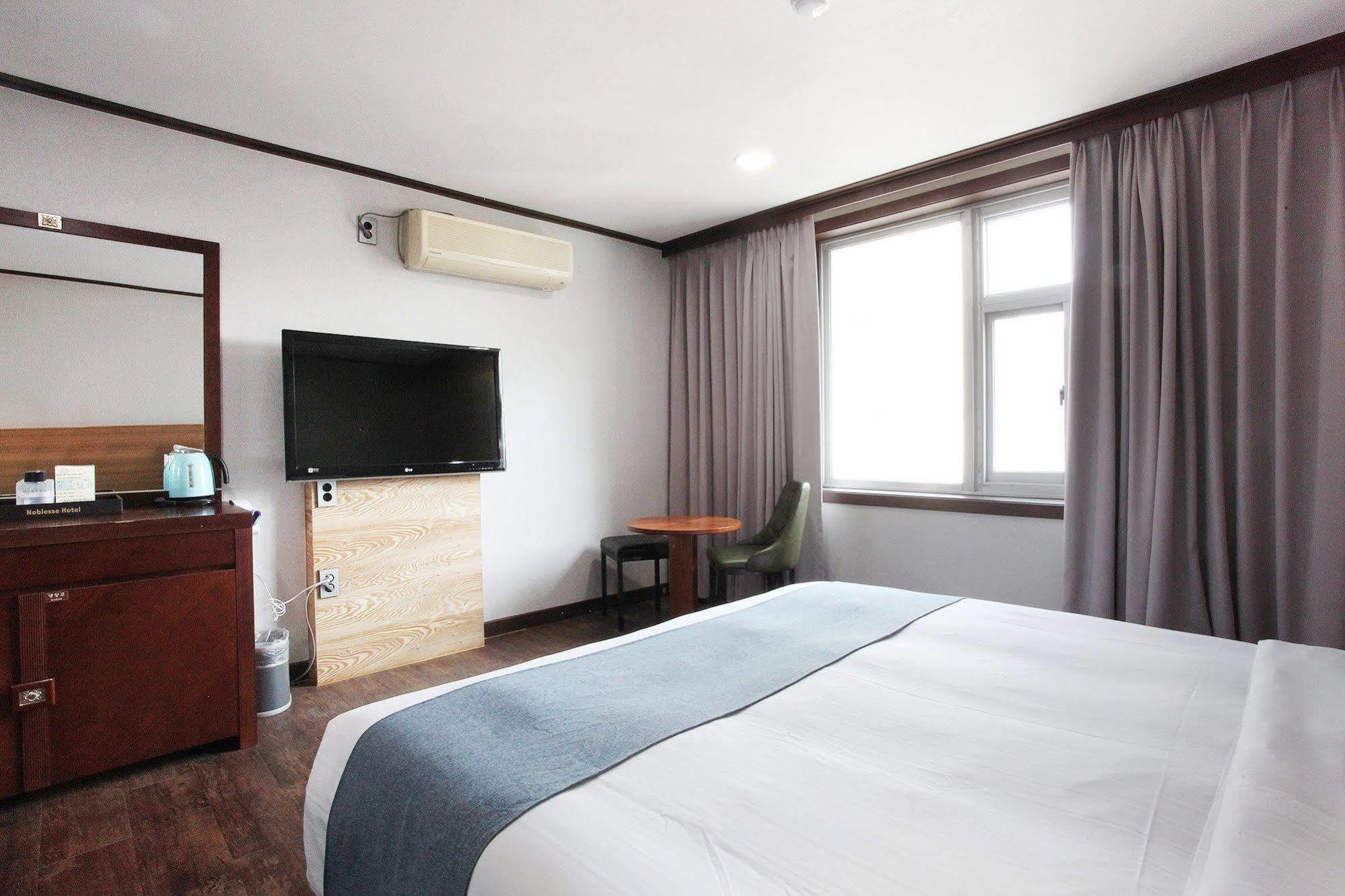 Noblesse Hotel Jeju Bagian luar foto