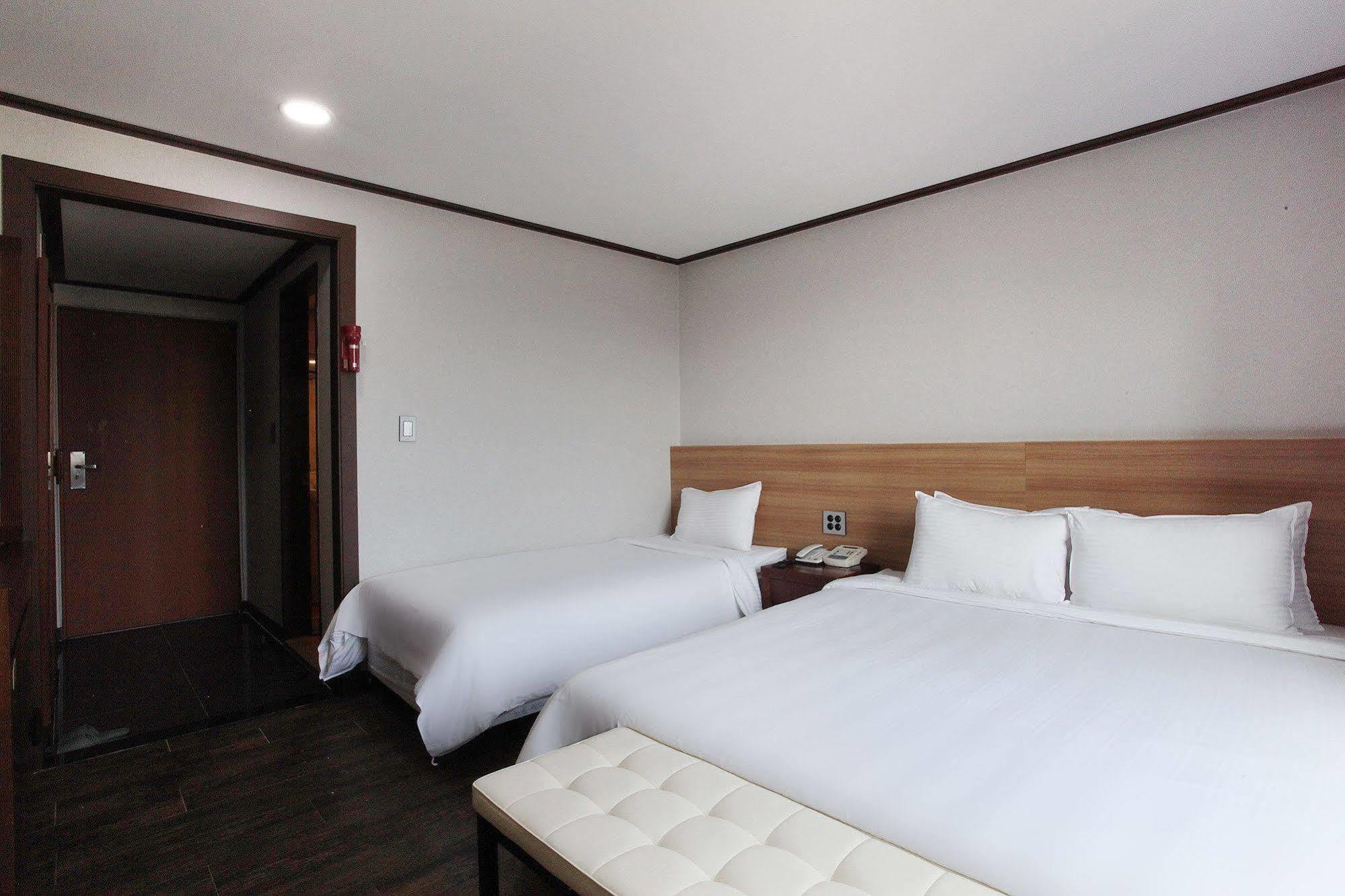 Noblesse Hotel Jeju Bagian luar foto