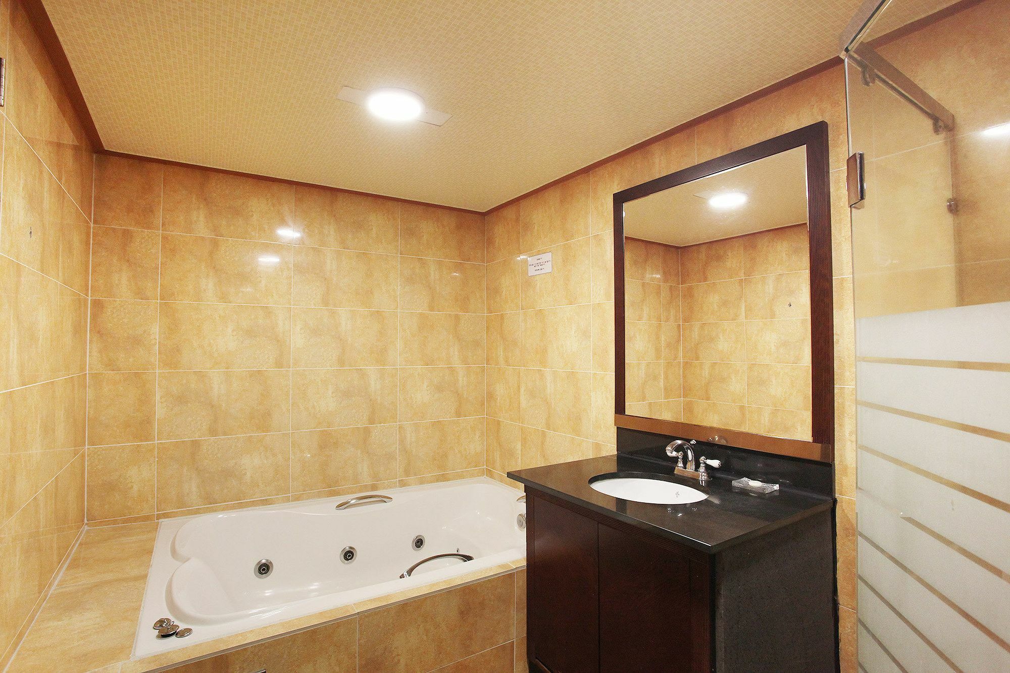 Noblesse Hotel Jeju Bagian luar foto